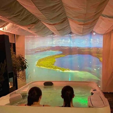 Apartmán Le Jacuzzi De Marie Ll Tourcoing Exteriér fotografie
