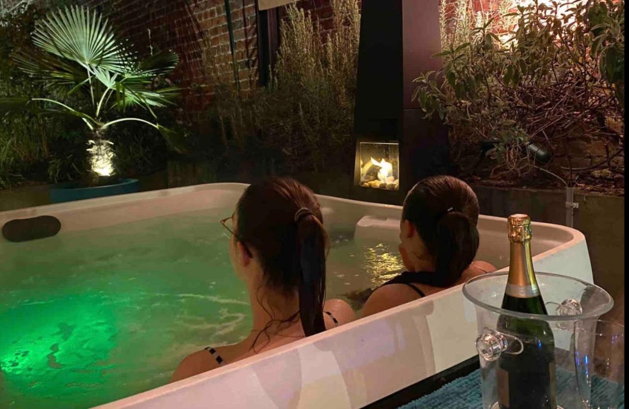 Apartmán Le Jacuzzi De Marie Ll Tourcoing Exteriér fotografie